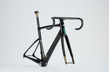 CHAPTER2 TOA FRAMESET(DISC BRAKE) BLACK + UD W/ GOLD (KOURA) - CHAPTER2 - Garage Cycles