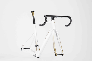 CHAPTER2 TOA FRAMESET(DISC BRAKE) WHITE W/GOLD (KOURA) - CHAPTER2 - Garage Cycles